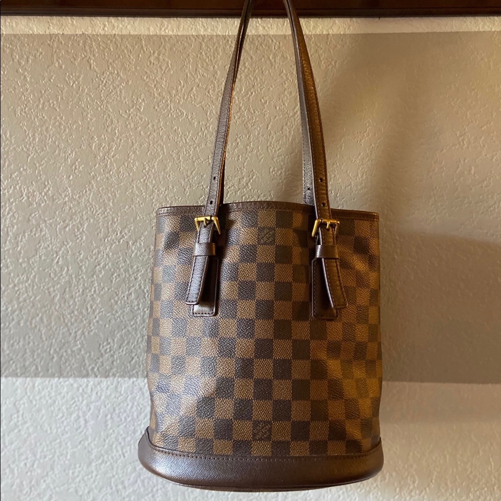❌SOLD❌ Authentic Damier Ebene Marais Bucket Bag